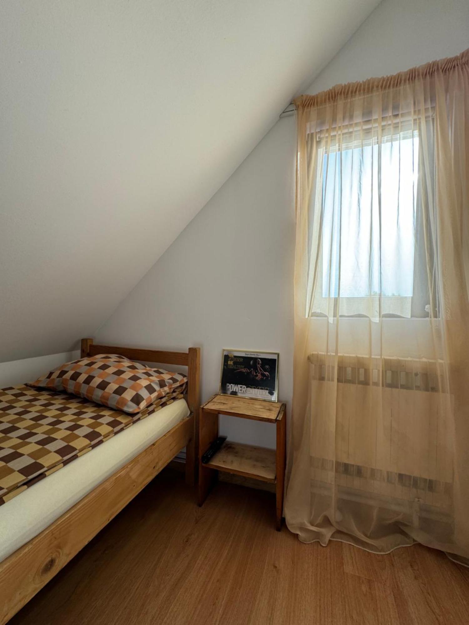 Sport Hostel Cluj ภายนอก รูปภาพ